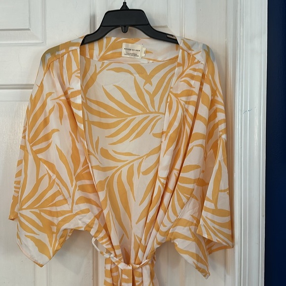 NWOT Women’s Maison Du Soir - Magnolia Luxe Kimono Belted Robe Size M/L - Picture 3 of 8